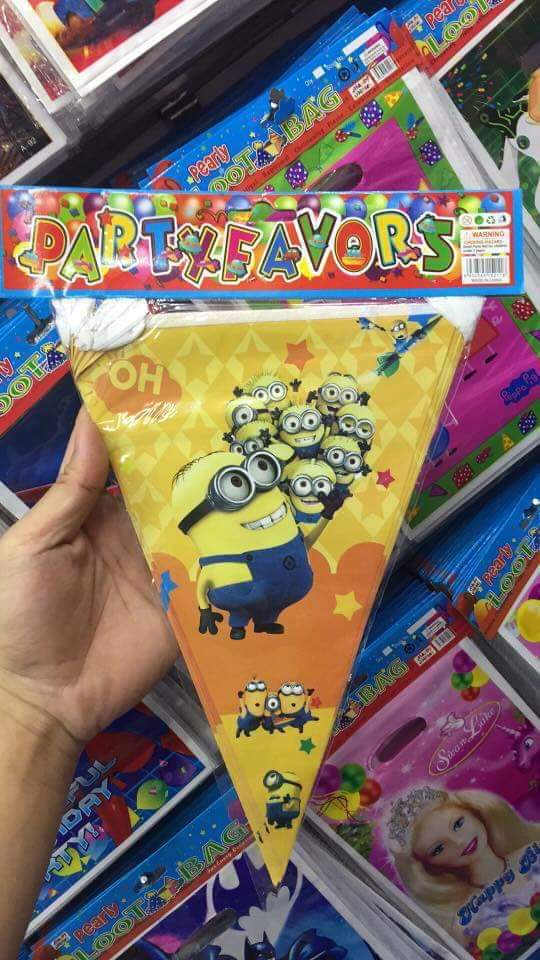 Banderitas minions